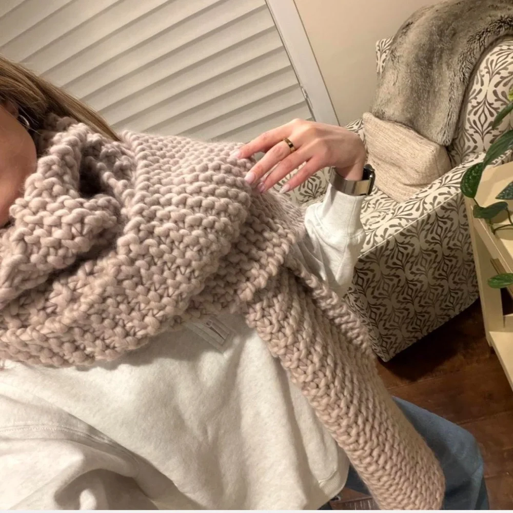 Hand Knit Chunky Oversized Wool Blend Scarf Blush Pink
